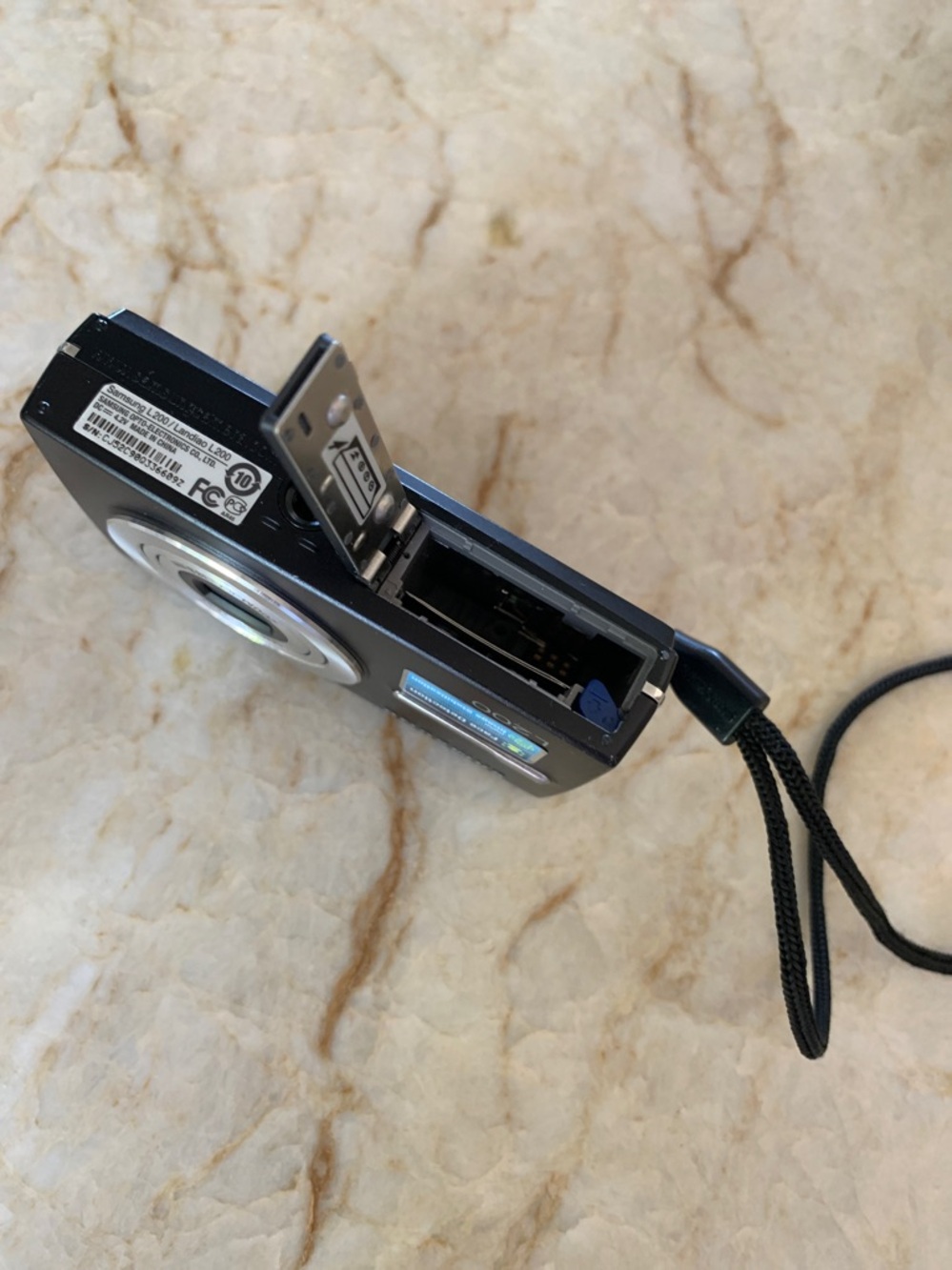 Samsung L200 10.2 MP - Tested - Compact Digital Camera with Battery and Charger - Picture 10 of 10